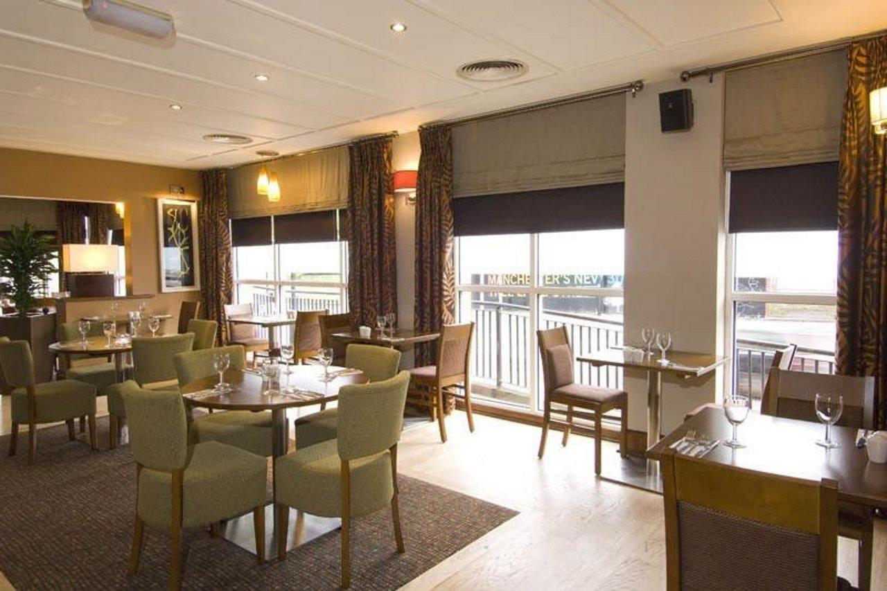 Premier Inn Manchester City Centre Екстериор снимка
