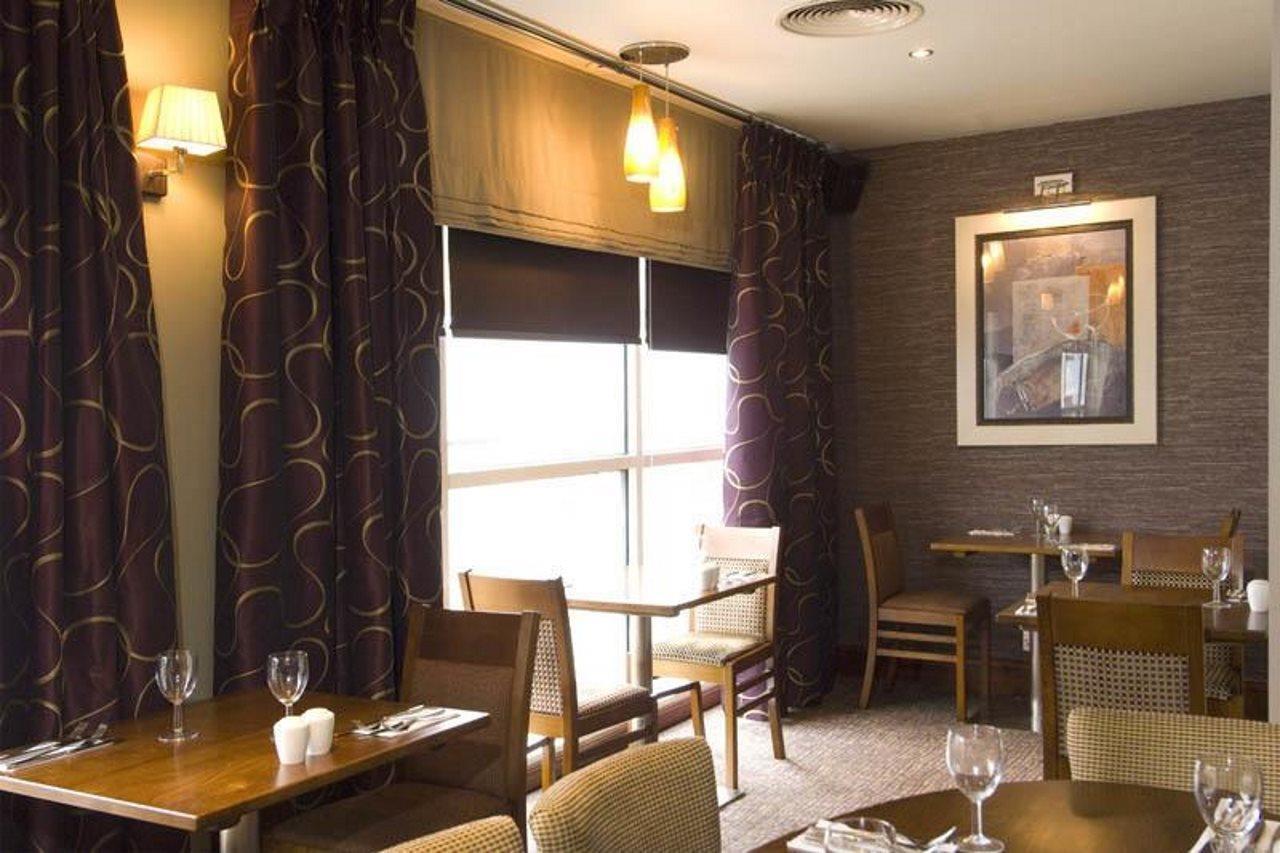 Premier Inn Manchester City Centre Екстериор снимка