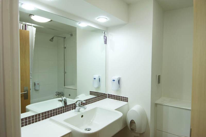 Premier Inn Manchester City Centre Екстериор снимка